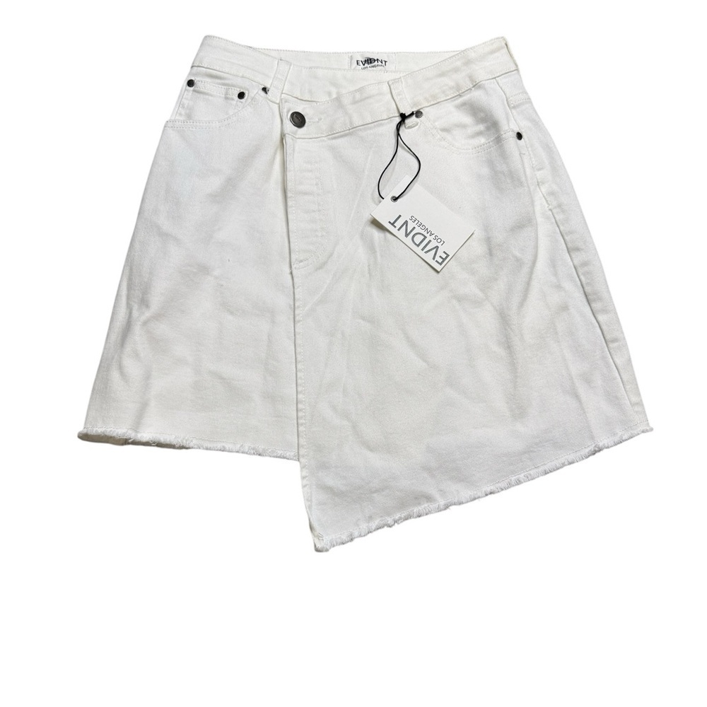 🤍 EVIDNT Los Angeles Raw Hem Mini Skirt – White Denim (Size 26,‎ NWT) ✨